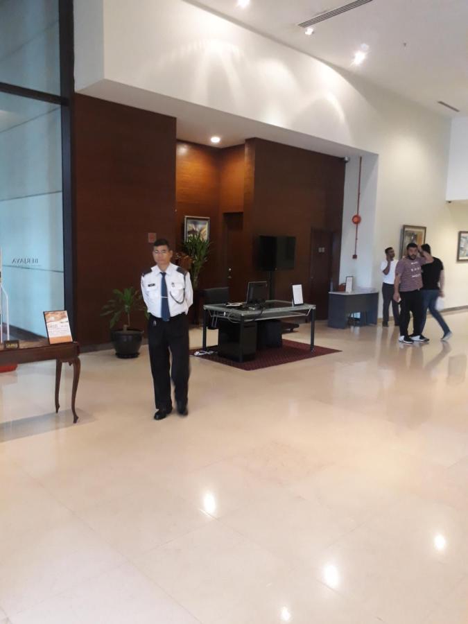 Raymond Suites At Berjaya Times Square Куала-Лумпур Экстерьер фото