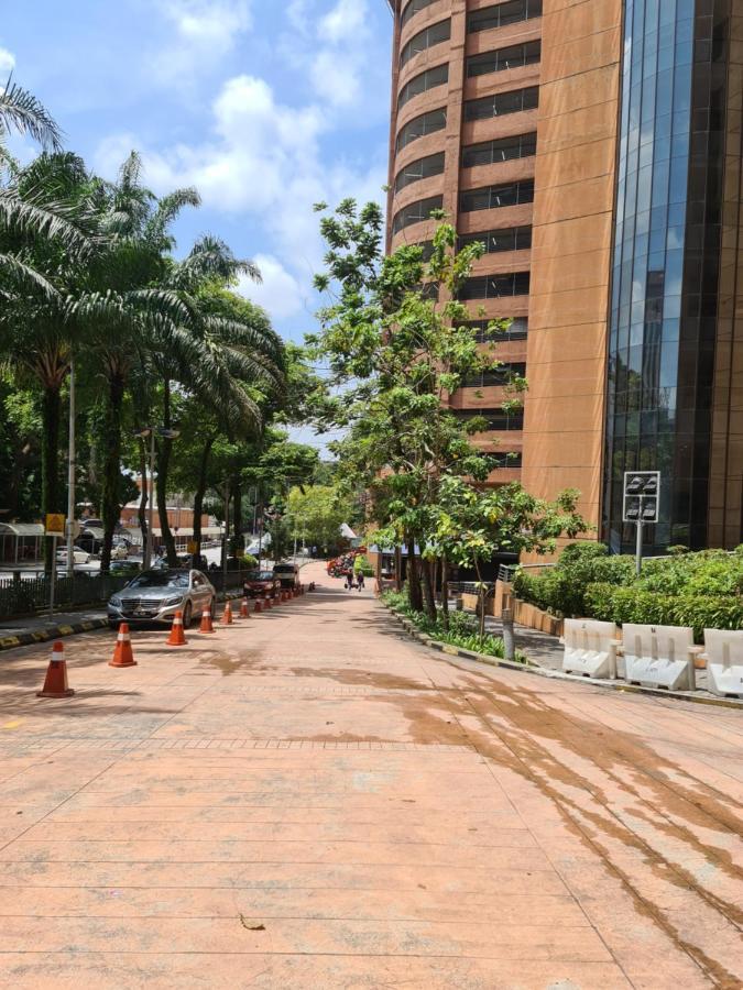 Raymond Suites At Berjaya Times Square Куала-Лумпур Экстерьер фото