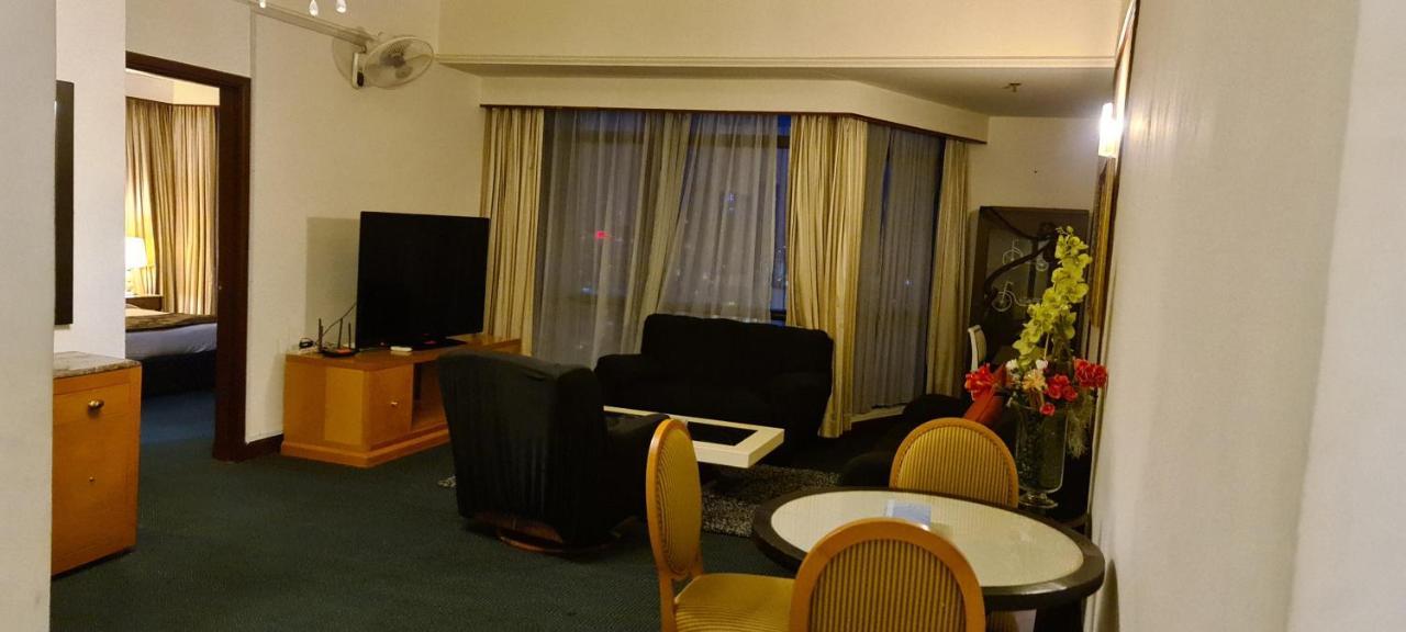 Raymond Suites At Berjaya Times Square Куала-Лумпур Экстерьер фото