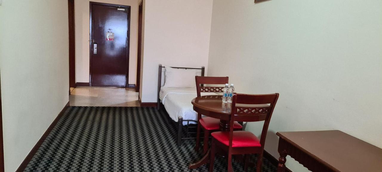 Raymond Suites At Berjaya Times Square Куала-Лумпур Экстерьер фото